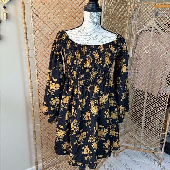 Open shoulder Floral Boho Dress - Picture 6 of 6